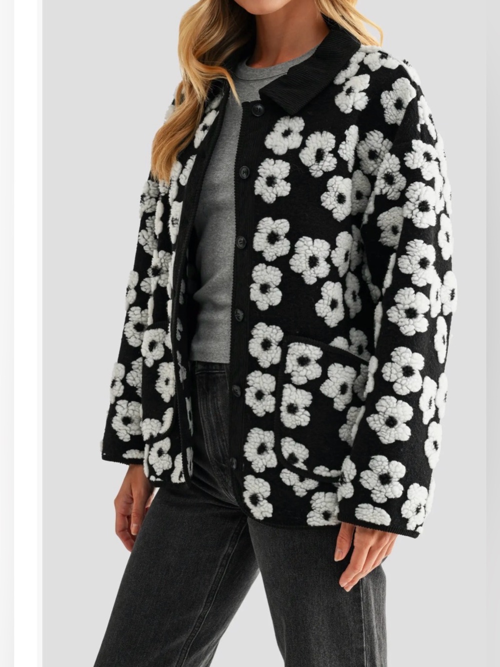 All in Favor Floral High Pile Fleece Jacket w/ pockets in black and white Size s